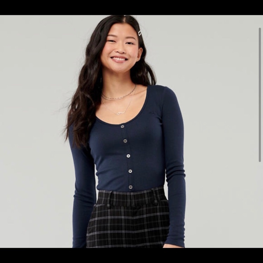 hollister slim tee!